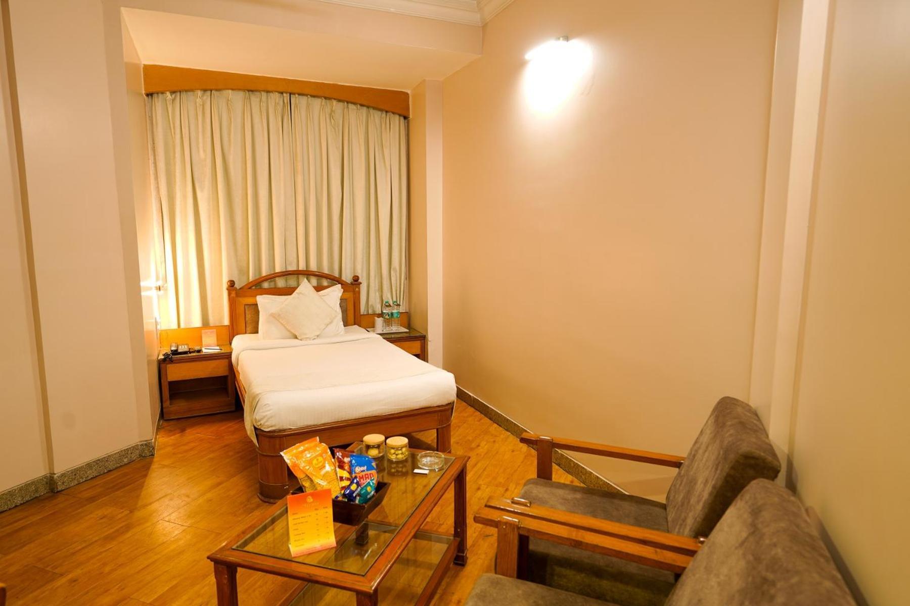 Hotel Mayura Rāipur Exterior foto